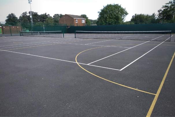 Bedgrove-Park-Tennis-courts,-aylesbury